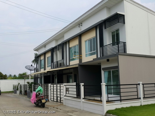 ทาวน์เฮาส์ 2 ชั้น ม.พลีโน่ ปิ่นเกล้า-วงแหวน เนื้อที่ 18 ตรว. ขายพร้อมเฟอร์ฯ ทั้งหลัง ซ.วัดส้มเกลี้ยง บางใหญ่ 