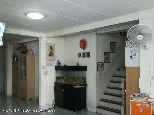 ทาวน์เฮาส์ ม.พิศาล 5 เนื้อที่ 52 ตรว.  6 ห้องนอน เหมาะครอบครัวใหญ่  ทำ office ได้ 