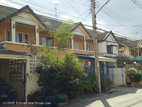 ทาวน์เฮาส์ ม.พิศาล 5 เนื้อที่ 52 ตรว.  6 ห้องนอน เหมาะครอบครัวใหญ่  ทำ office ได้ 