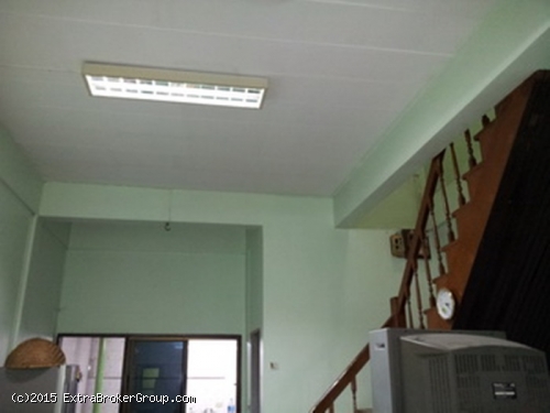 ขายทาวน์เฮาส์ 2 ชั้น เนื้อที่ 17.5 ตรว. ม.เศรษฐกิจ ซ.35 เพชรเกษม  กรุงเทพฯ 