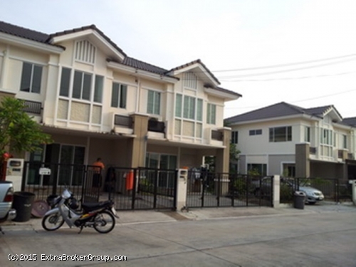 ทาวน์เฮาส์ ม. พฤกษา 32  เนื้อที่ 20.8 ตรว. หน้ากว้าง 5 .5 เมตร ใกล้วงแหวนกาญจนา-พระราม2- เซ็นทรัล 