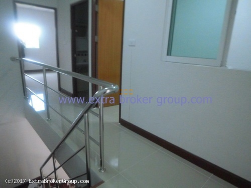 ทาวน์เฮาส์ 2ชั้น ม.ตะวันทอง3 เนื้อที่ 18ตรว. เพชรเกษม81 ทำเลดี 