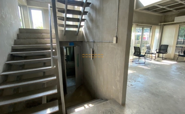 ให้เช่าอาคารสำนักงาน 100ตรว. บรมราชชนนี  สไตล์ลอฟท์โมเดิรน์ จอดรถ6คัน 