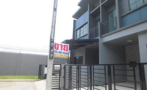 ทาวน์โฮม สิริเพลส รังสิต 23.1ตรว.หลังริม มีบริเวณด้านข้าง