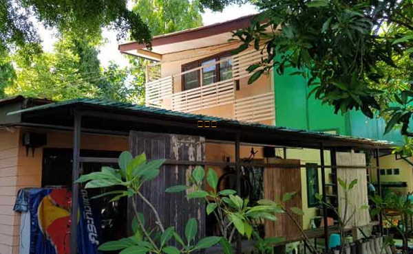 ขายตึก 2 ชั้น 1 หลัง พร้อมกึ่งร้านอาหาร 1.5 ชั้น 1 หลัง 217 วา. ซ.บรมราชชนนี 74 ขนาดที่ดิน 30x28 ม.