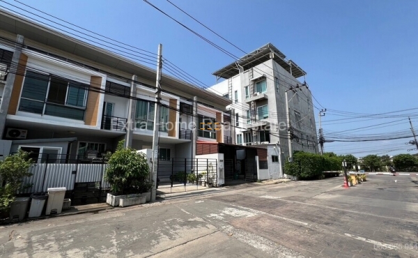 โนวา อาร์ท ประชาอุทิศ 131, กรุงเทพ