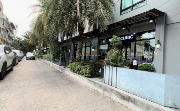 ให้เช่าคอนโด เลต รัชดา 36 ชั้นล่างทำธุรกิจหรือค้าขายได้