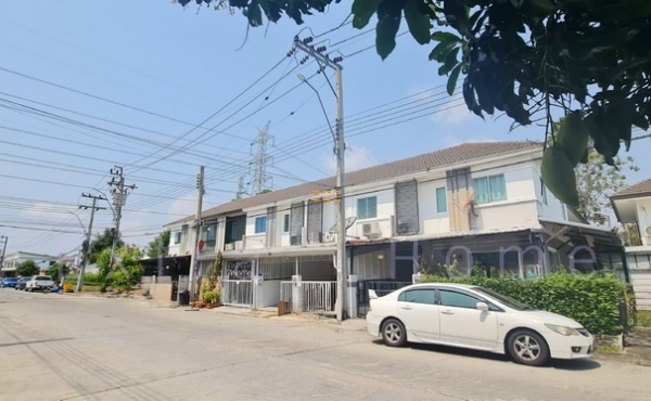 ขายทาวน์เฮาส์ 2ชั้น พฤกษา84/2 เนื้อที่ 17.5 ตรว.  ติดถนนเมน 