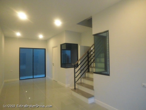 ขายทาวน์เฮาส์ ม.สิริเพลส รังสิต เนื้อที่ 21ตรว. 4นอน2น้ำ ไม่เคยอยู่ 